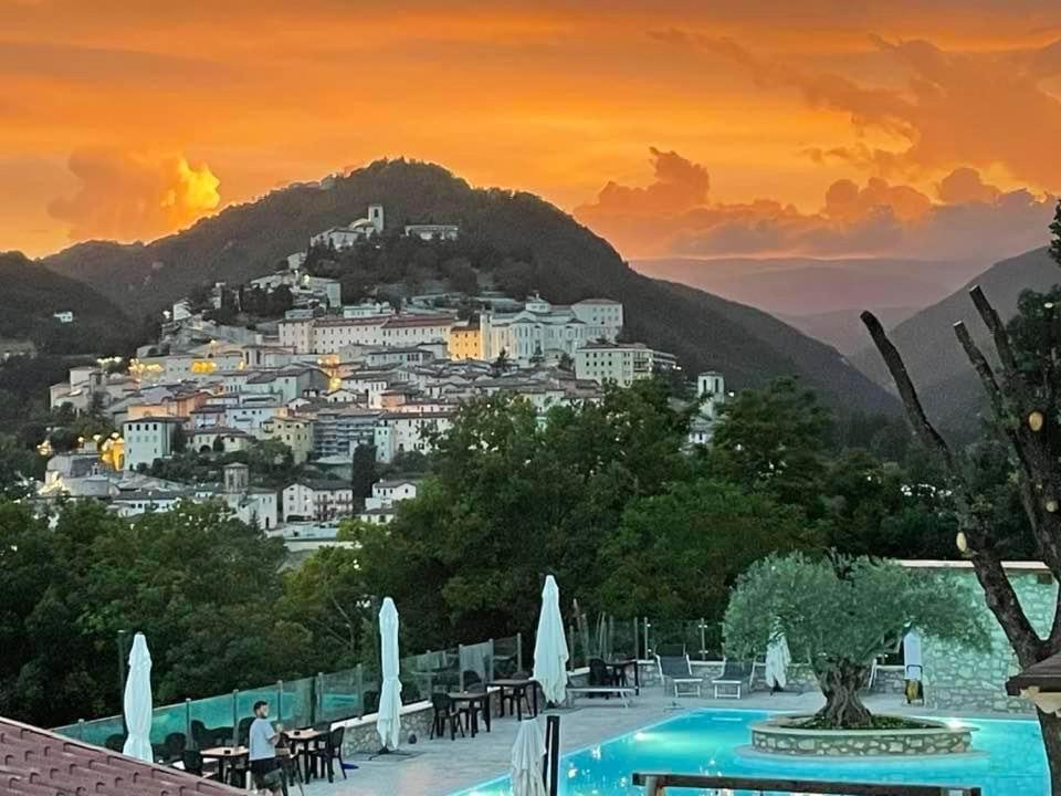 Hotel Gans Cascia Exterior foto